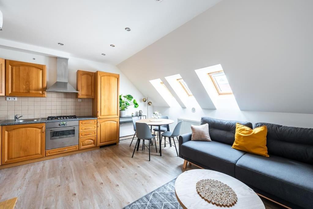 B.O.B. Klimentska Lägenhet Prag Exteriör bild