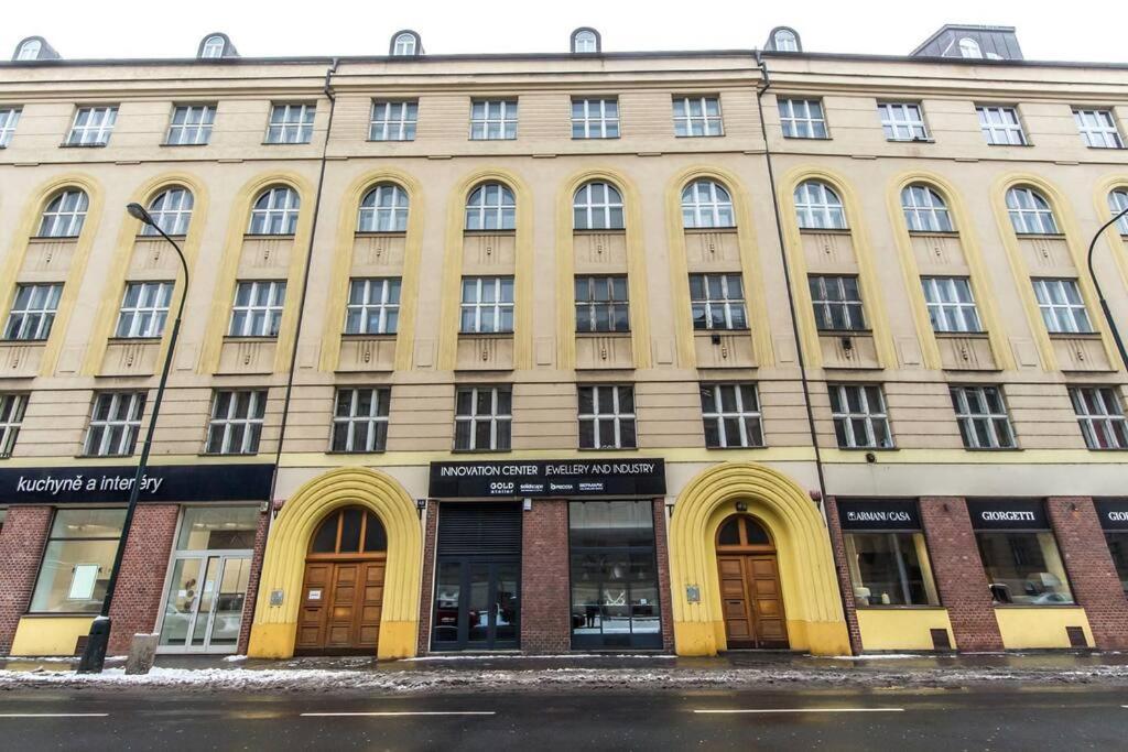 B.O.B. Klimentska Lägenhet Prag Exteriör bild